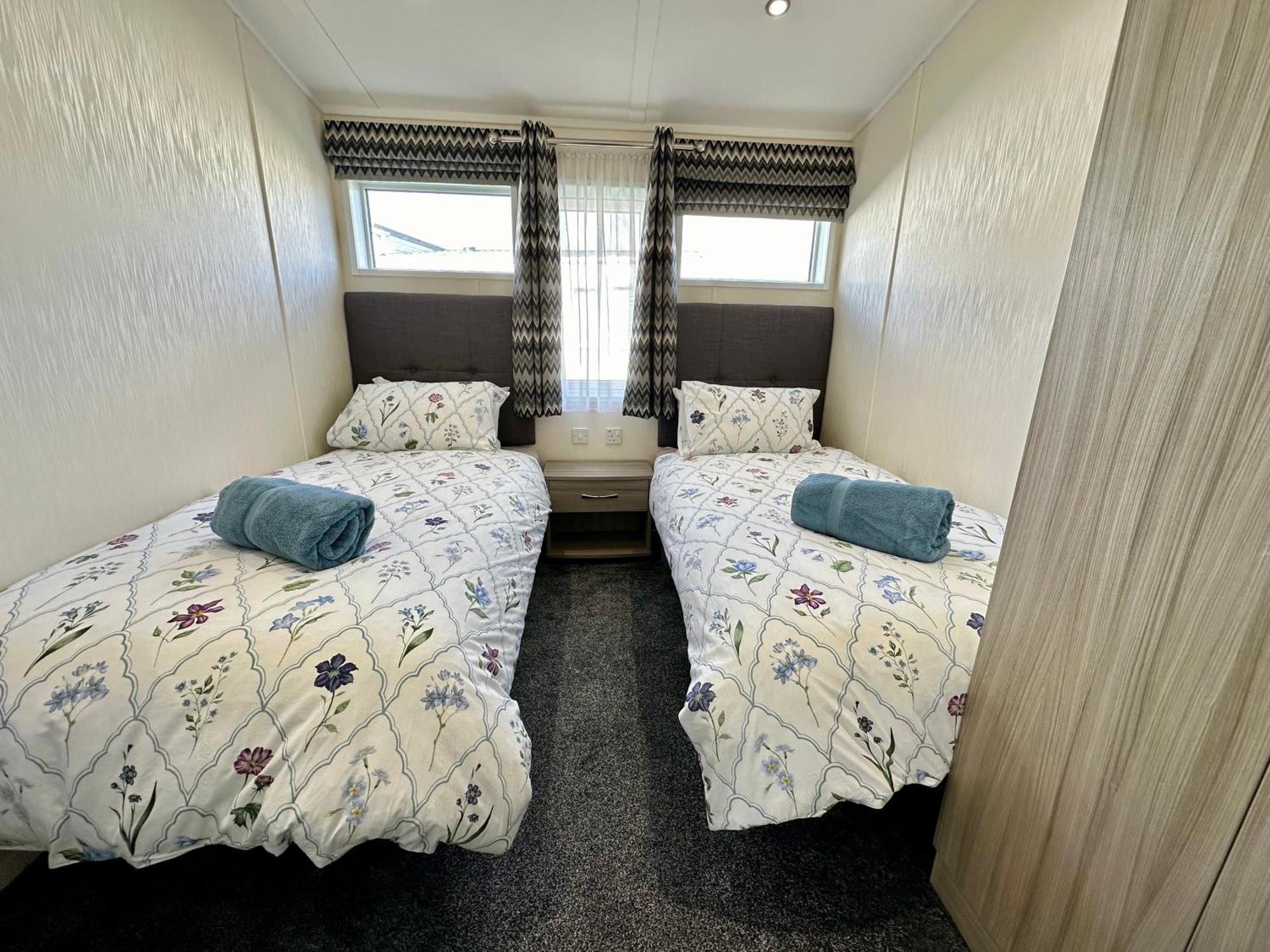 Bluebell Lodge, Dog Friendly South Cerney Exterior photo
