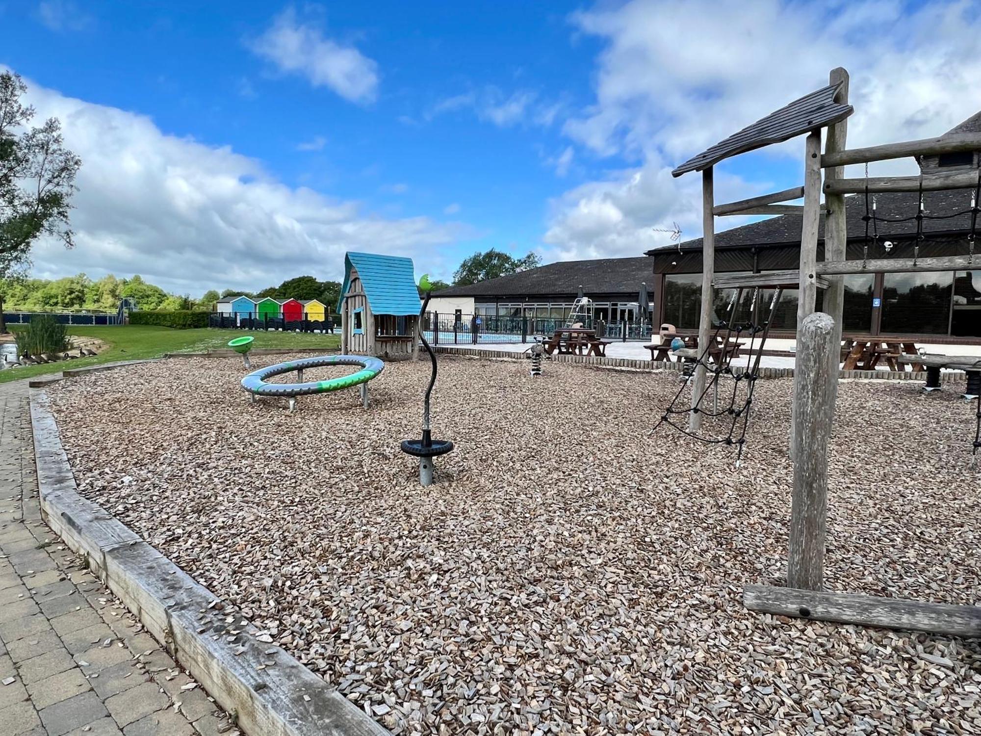 Bluebell Lodge, Dog Friendly South Cerney Exterior photo